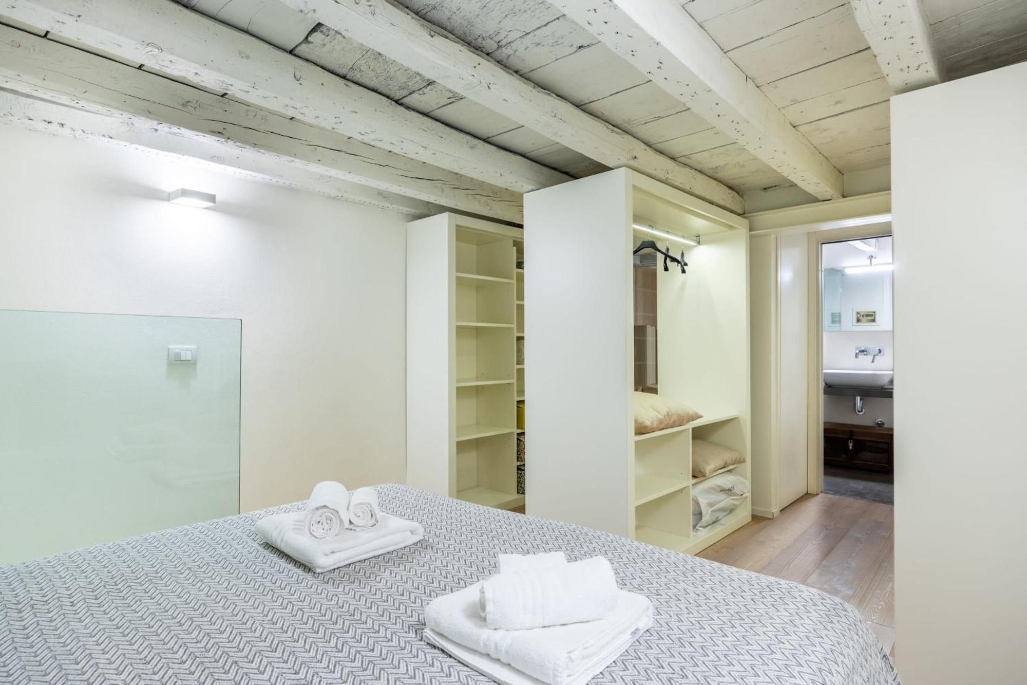 Luxury Duplex Flat With Sauna Few Steps From Duomo Apartment *